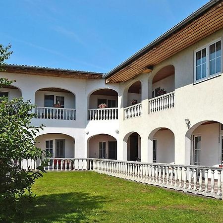 Flat In Podersdorf Am See With Garden Apartment Exterior photo